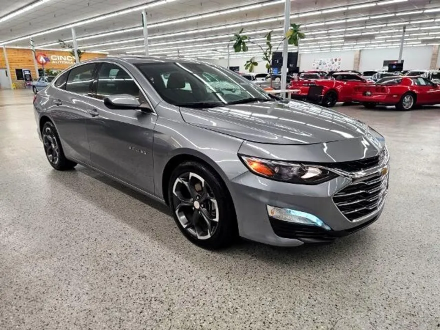 2023 Chevrolet Malibu 1LT photo 1