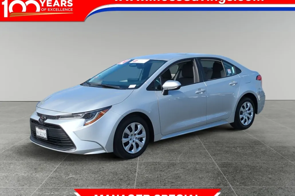 2024 Toyota Corolla LE photo 1