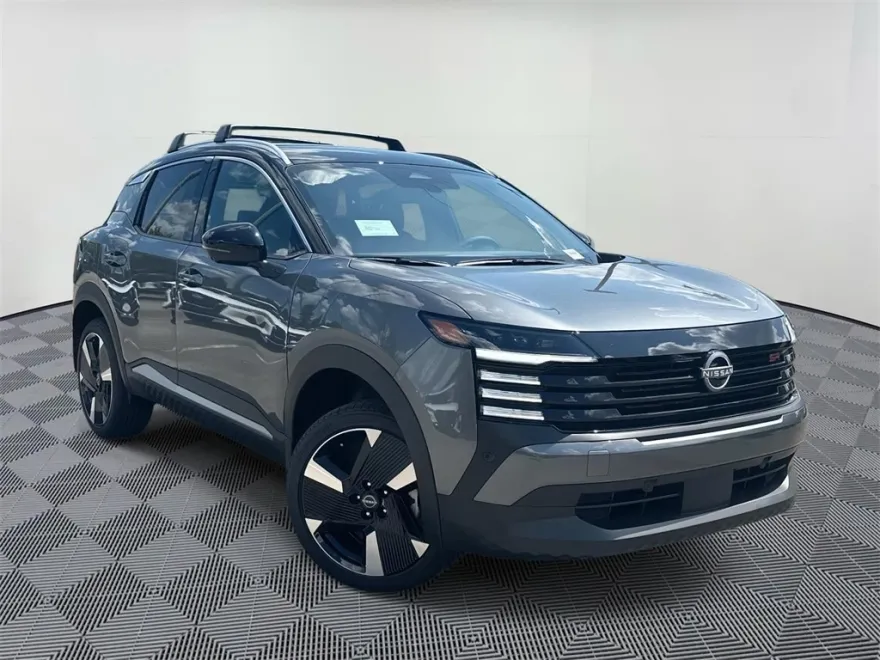 2025 Nissan Kicks SR photo 1