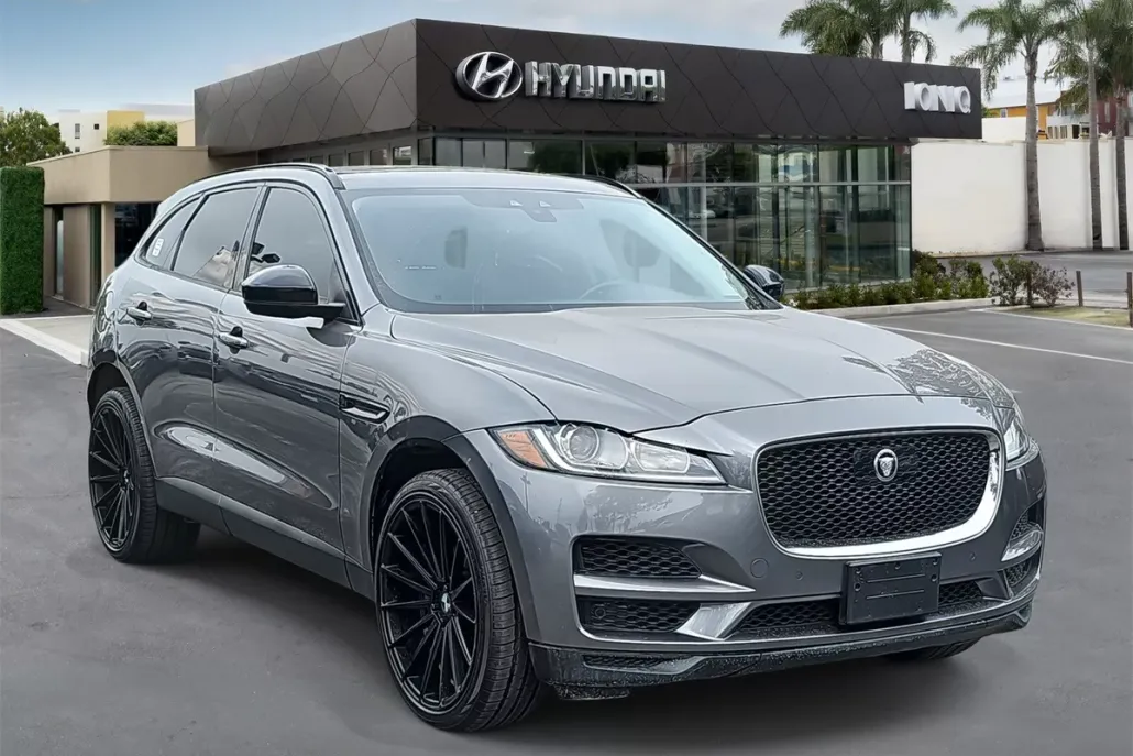 2019 Jaguar F-PACE Premium photo 1