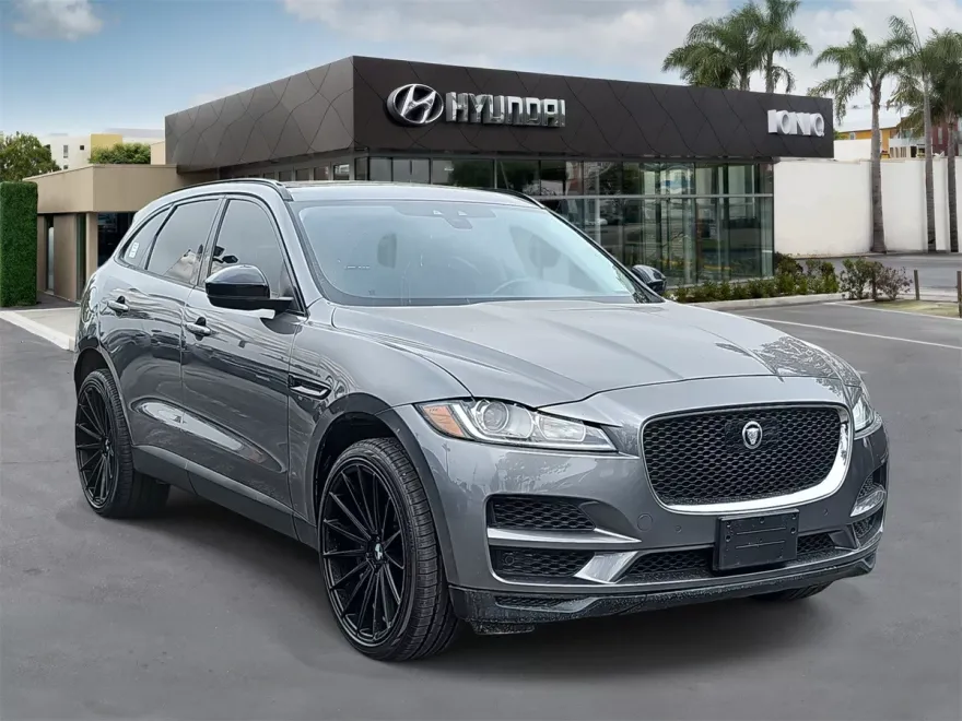 2019 Jaguar F-PACE Premium photo 1