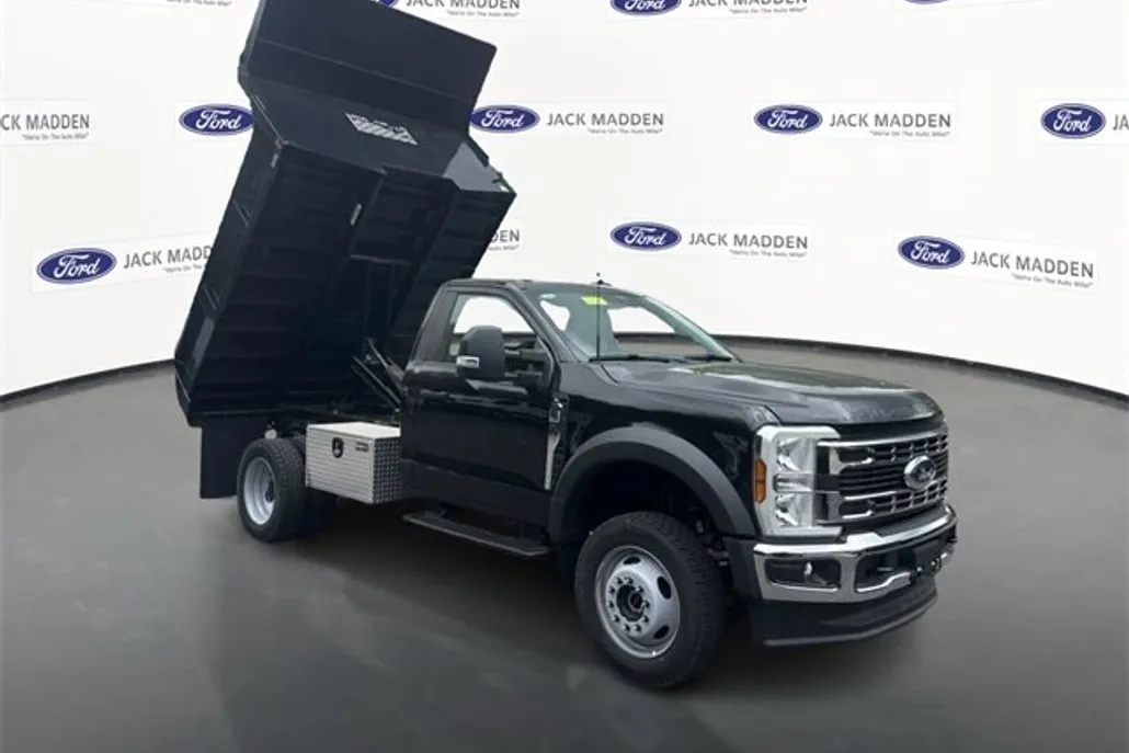 2024 Ford F-550 photo 1