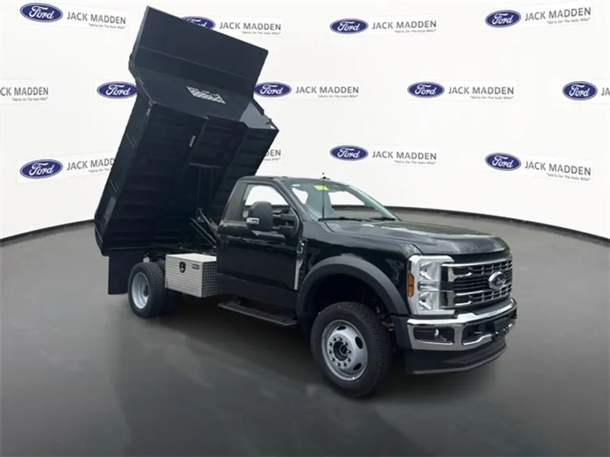 2024 Ford F-550 photo 1