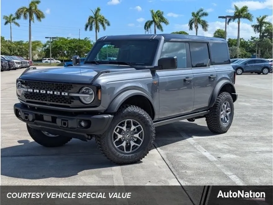 2025 Ford Bronco Badlands photo 1