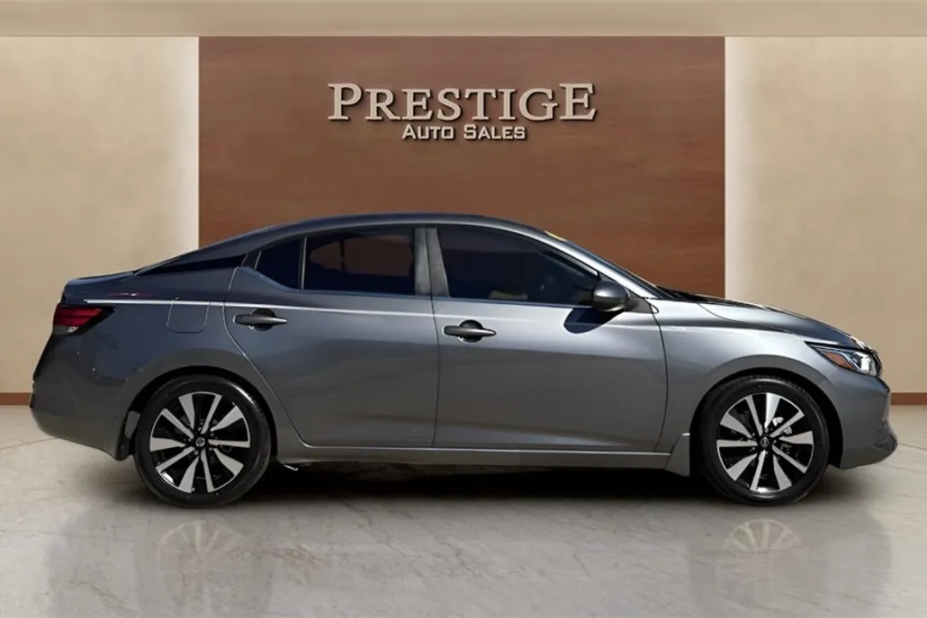 2022 Nissan Sentra SV photo 1