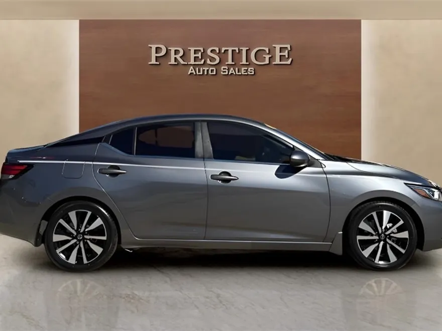 2022 Nissan Sentra SV photo 1