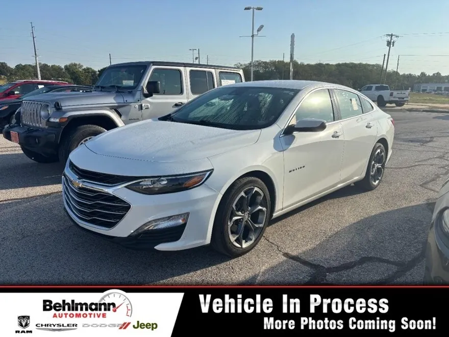 2024 Chevrolet Malibu 1LT photo 1