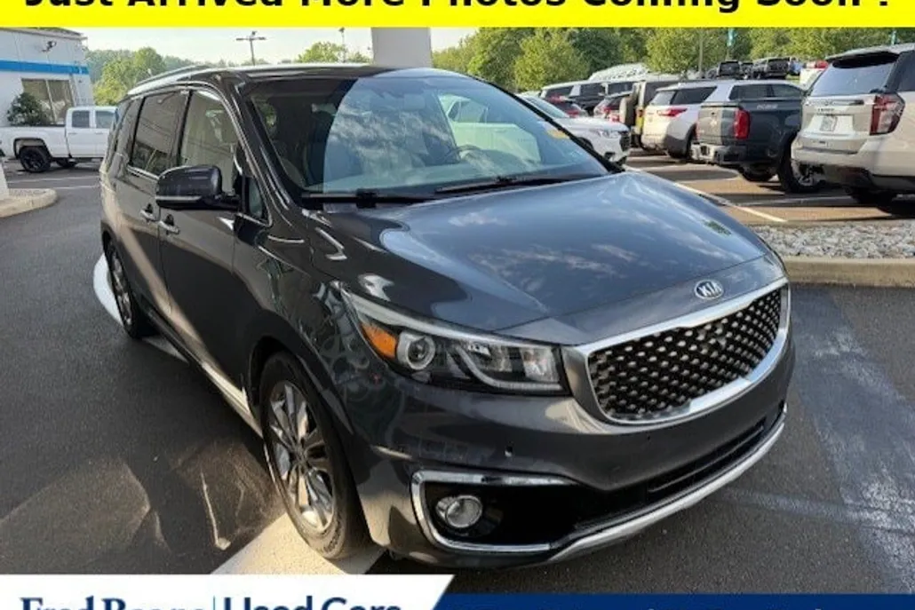 2016 Kia Sedona SXL photo 1