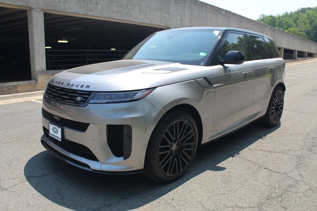 2024 Land Rover Range Rover Sport photo 1