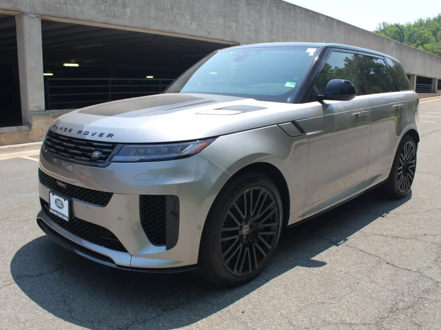 2024 Land Rover Range Rover Sport photo 1