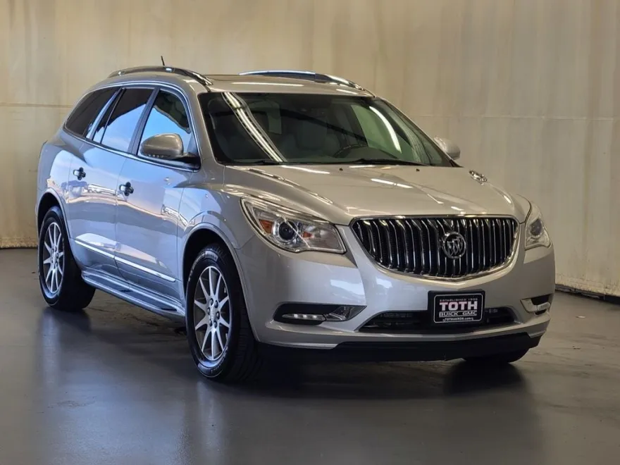 2017 Buick Enclave Leather photo 1