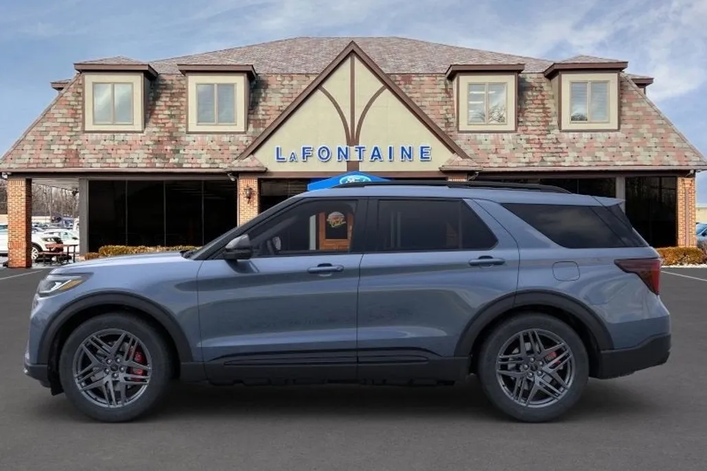 2025 Ford Explorer ST photo 1