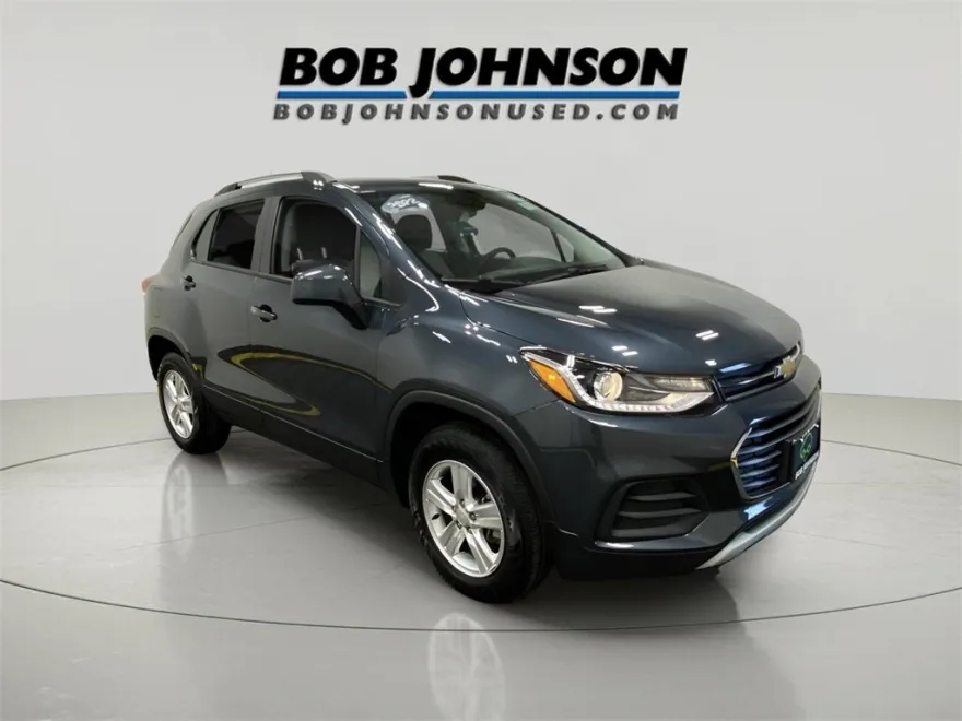 2022 Chevrolet Trax LT photo 1