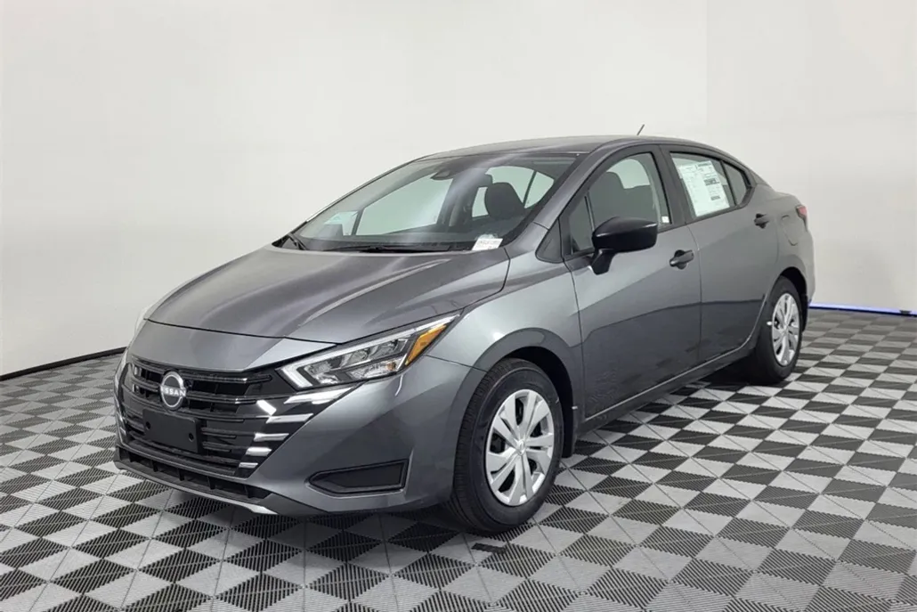 2025 Nissan Versa S photo 1