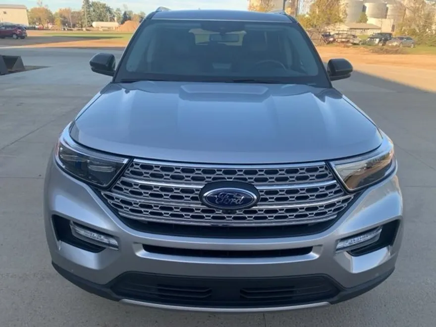 2023 Ford Explorer Limited photo 1