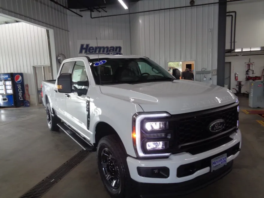 2025 Ford F-350 photo 1