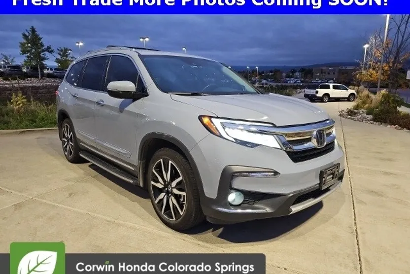 2022 Honda Pilot Touring photo 1