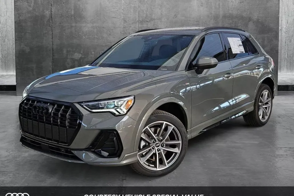 2025 Audi Q3 45 TFSI S line Premium photo 1