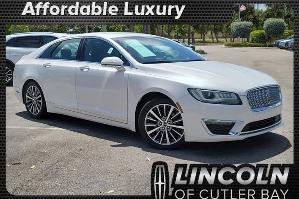 2017 Lincoln MKZ Premiere photo 1
