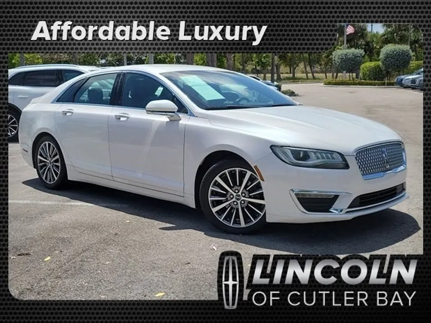 2017 Lincoln MKZ Premiere photo 1
