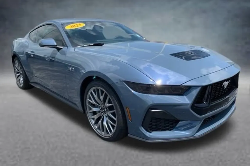 2025 Ford Mustang GT Premium photo 1