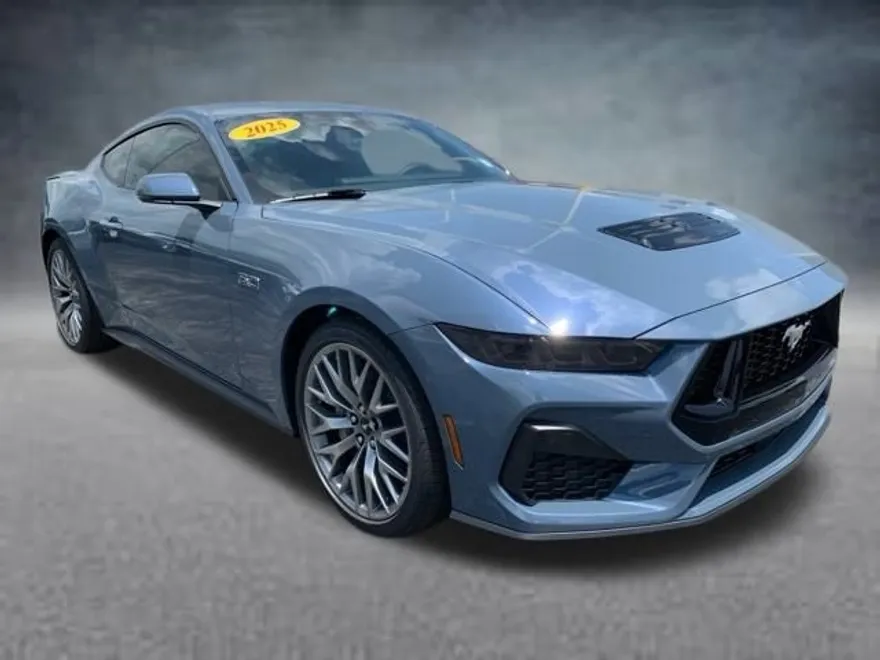 2025 Ford Mustang GT Premium photo 1