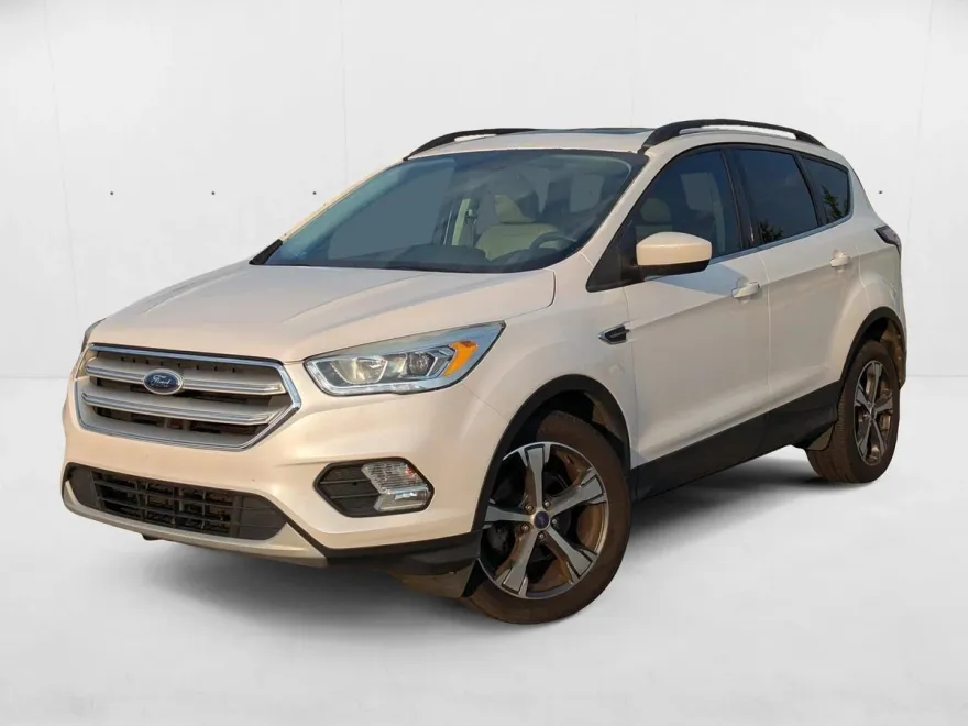 2018 Ford Escape SEL photo 1