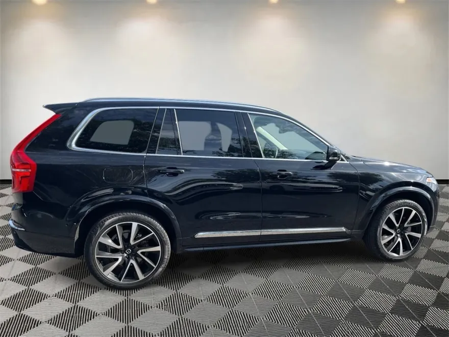 2023 Volvo XC90 AWD Plus photo 1