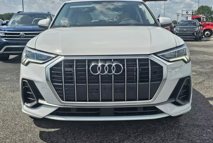 2025 Audi Q3 S line Premium Plus photo 1