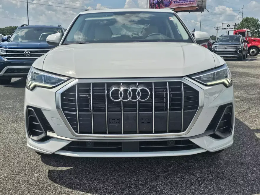 2025 Audi Q3 S line Premium Plus photo 1
