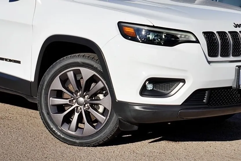 2021 Jeep Cherokee Latitude Lux photo 1