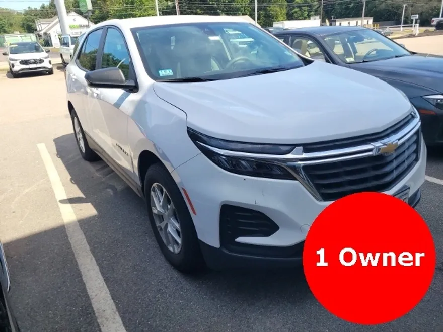 2023 Chevrolet Equinox LS photo 1