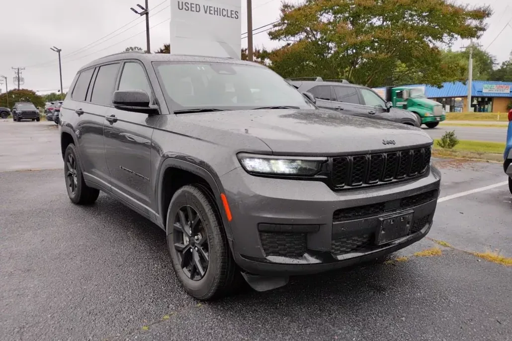 2024 Jeep Grand Cherokee Altitude photo 1