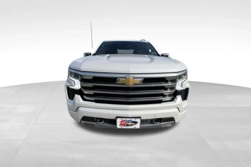 2024 Chevrolet Silverado 1500 High Country photo 1