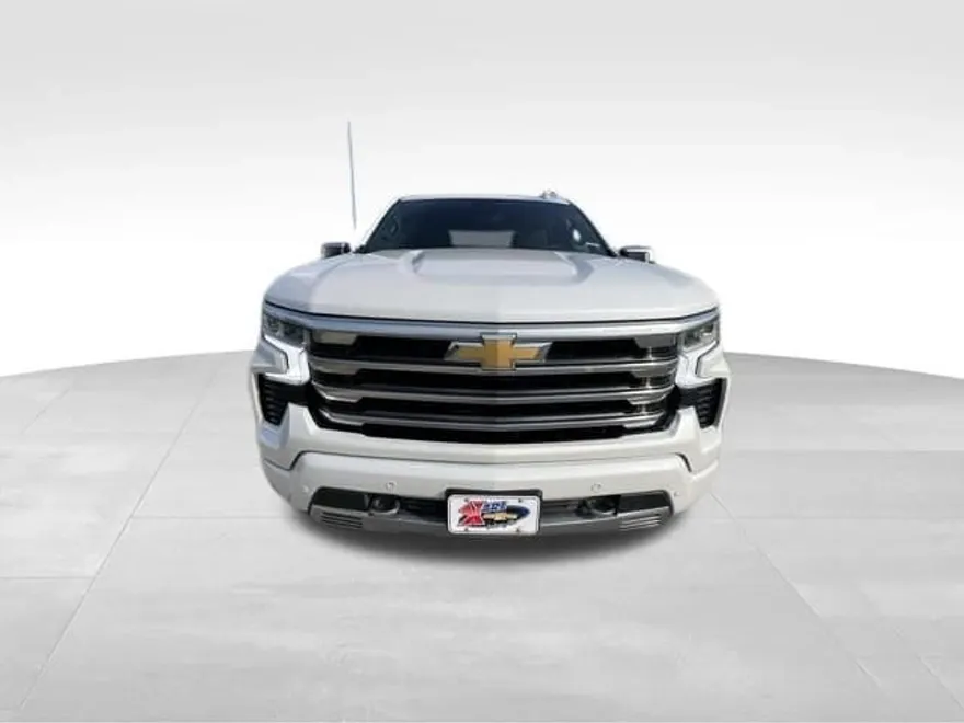 2024 Chevrolet Silverado 1500 High Country photo 1