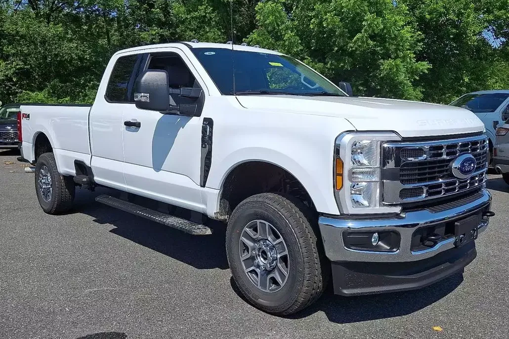 2025 Ford F-350 XLT photo 1