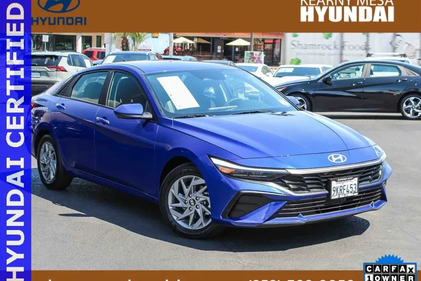 2024 Hyundai Elantra SEL photo 1