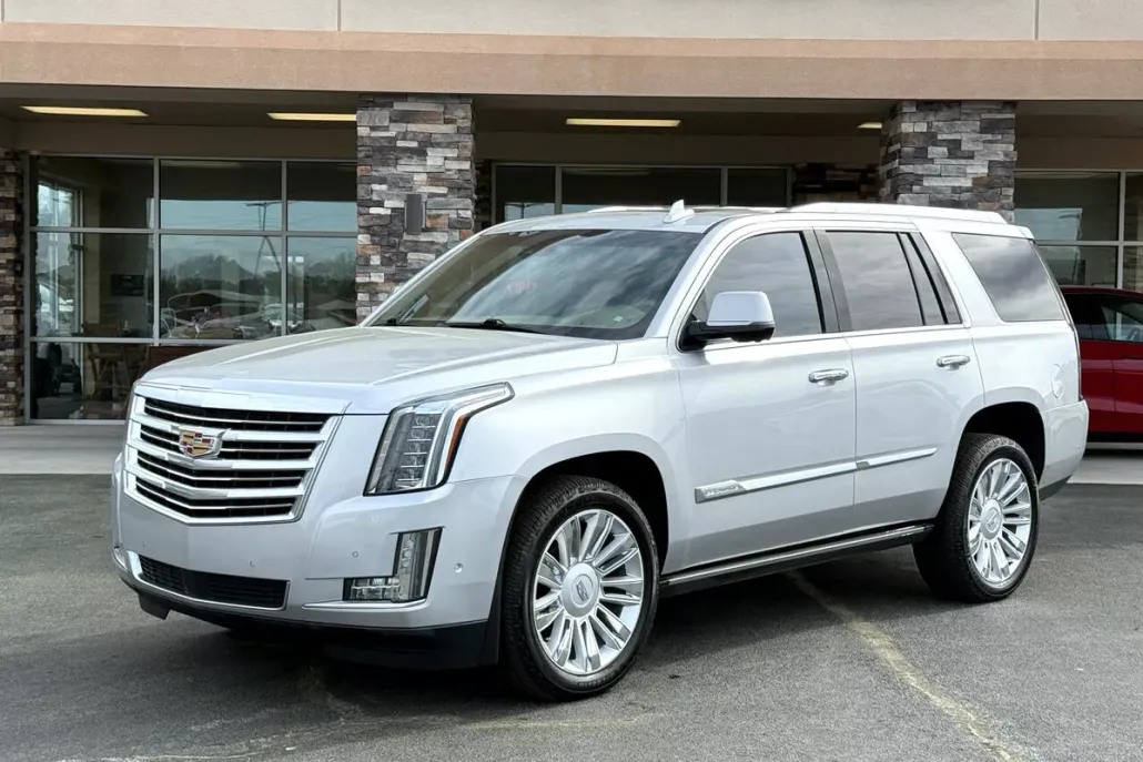2018 Cadillac Escalade Platinum photo 1
