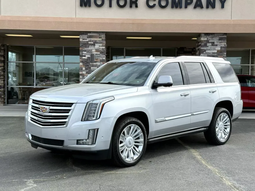 2018 Cadillac Escalade Platinum photo 1
