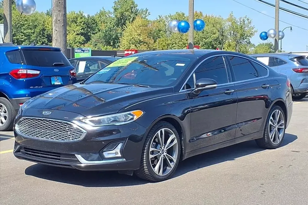 2020 Ford Fusion Titanium photo 1
