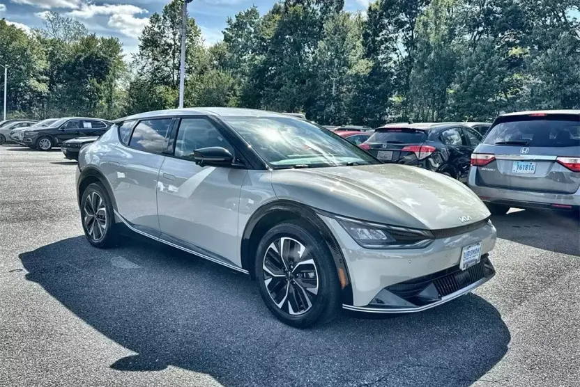 2022 Kia EV6 Wind photo 1