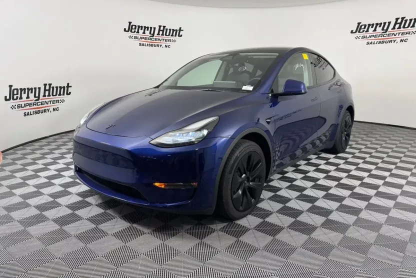 2023 Tesla Model Y Long Range photo 1
