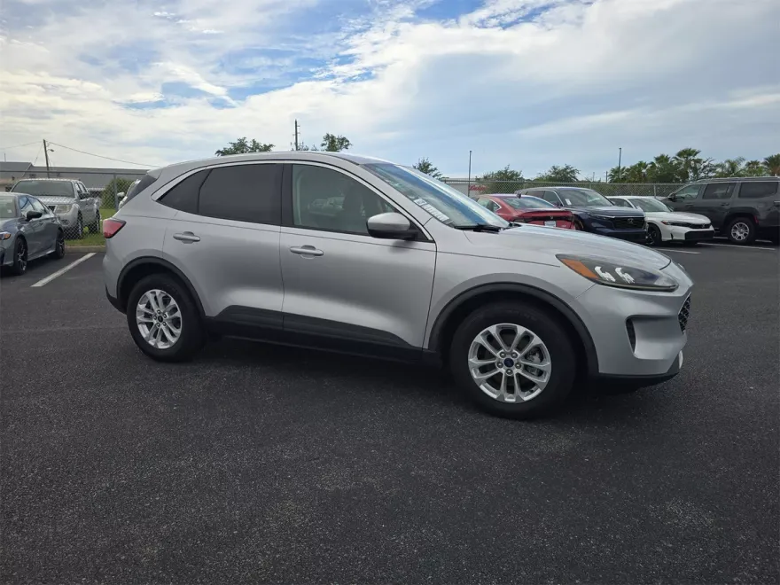 2020 Ford Escape SE photo 1