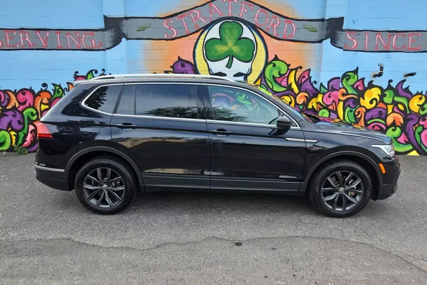 2022 Volkswagen Tiguan SE photo 1