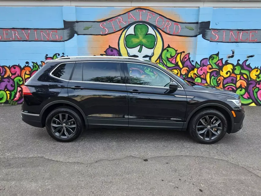 2022 Volkswagen Tiguan SE photo 1