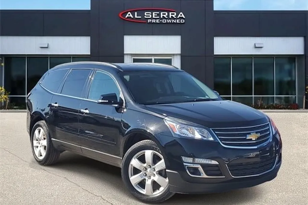 2017 Chevrolet Traverse 1LT photo 1