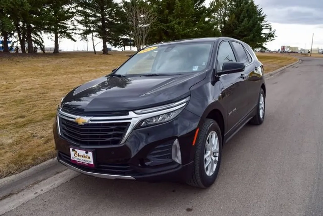 2024 Chevrolet Equinox LT photo 1