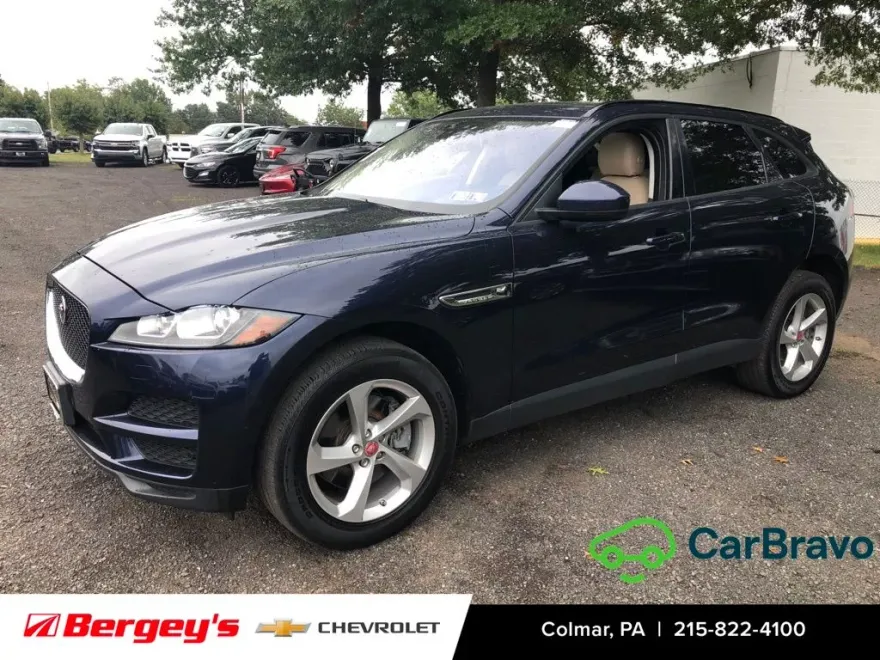 2017 Jaguar F-PACE Premium photo 1