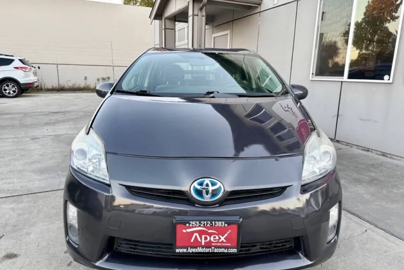 2010 Toyota Prius Two photo 1