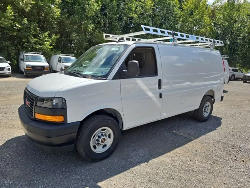 2025 Gmc Savana 3500 Cargo photo 1